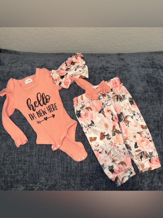 Other - Peach 'Hello I'm New Here' Baby Set